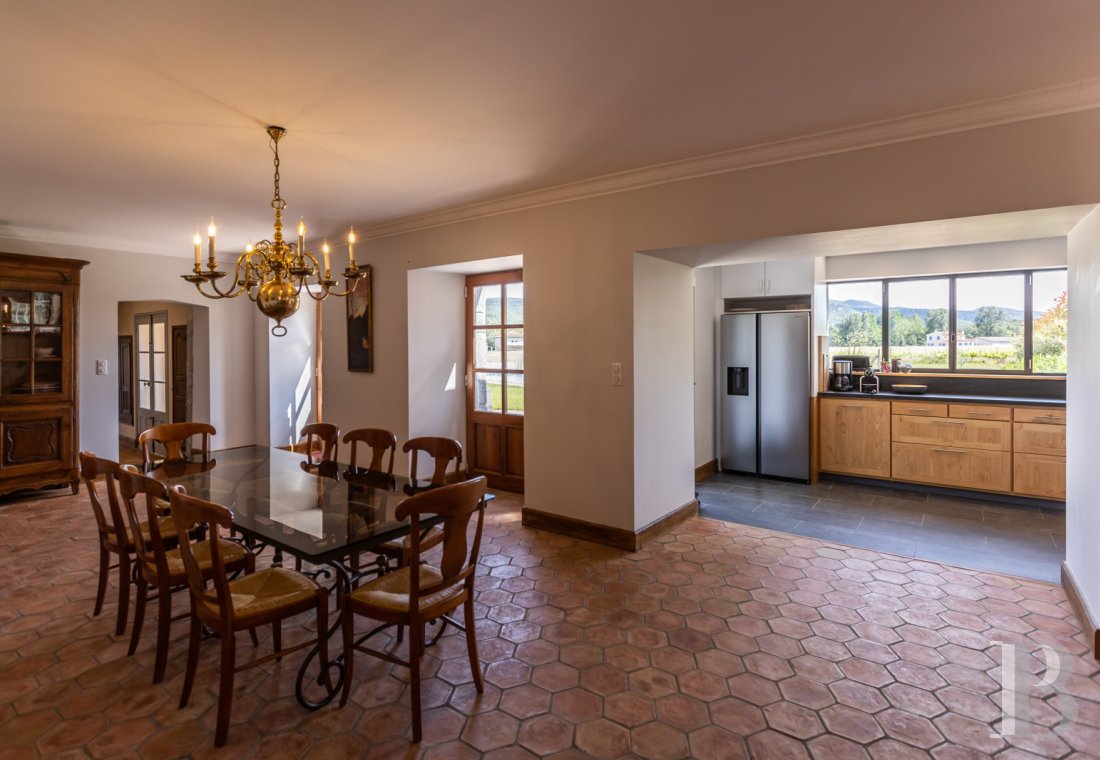 A former 17th-century farmhouse in the shadow of a chateau, in Saint-Alban-Auriolles in the Ardèche - photo  n°5